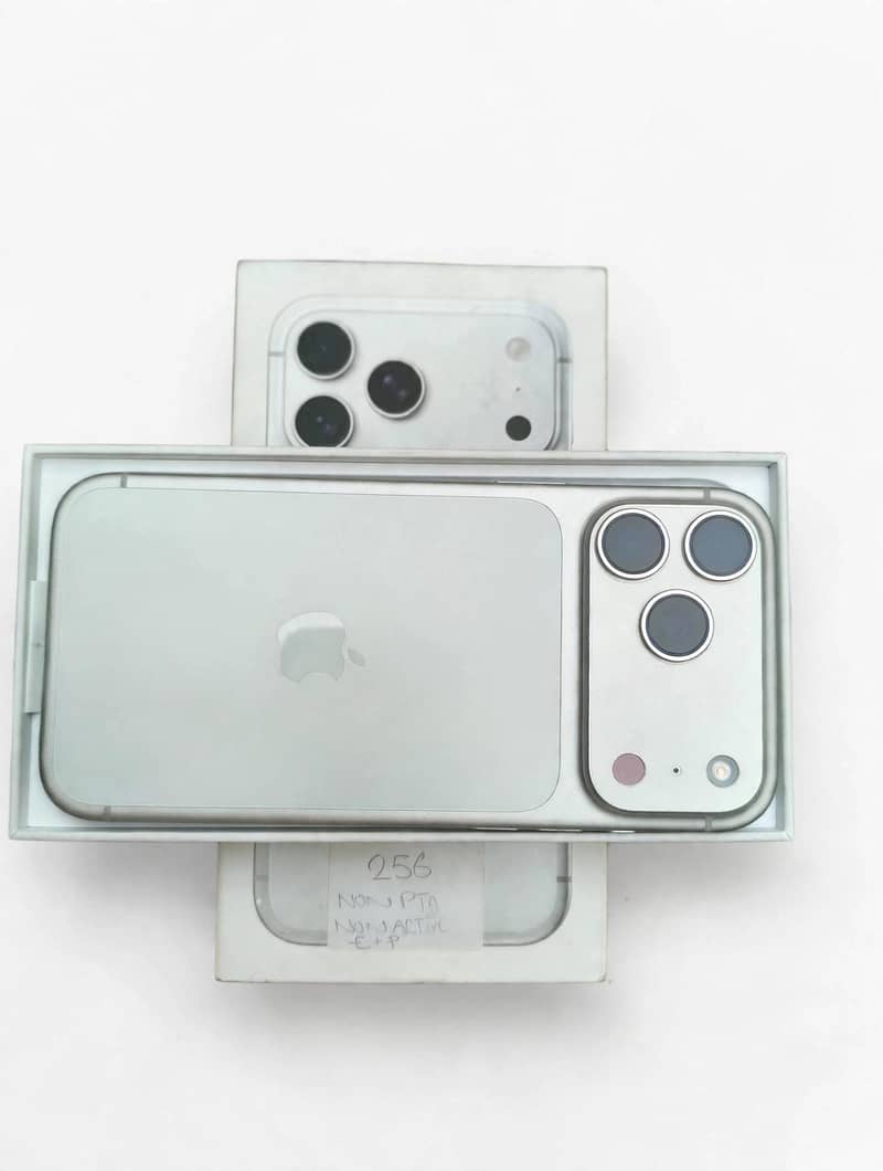 Apple iPhone 17 Pro Max 3