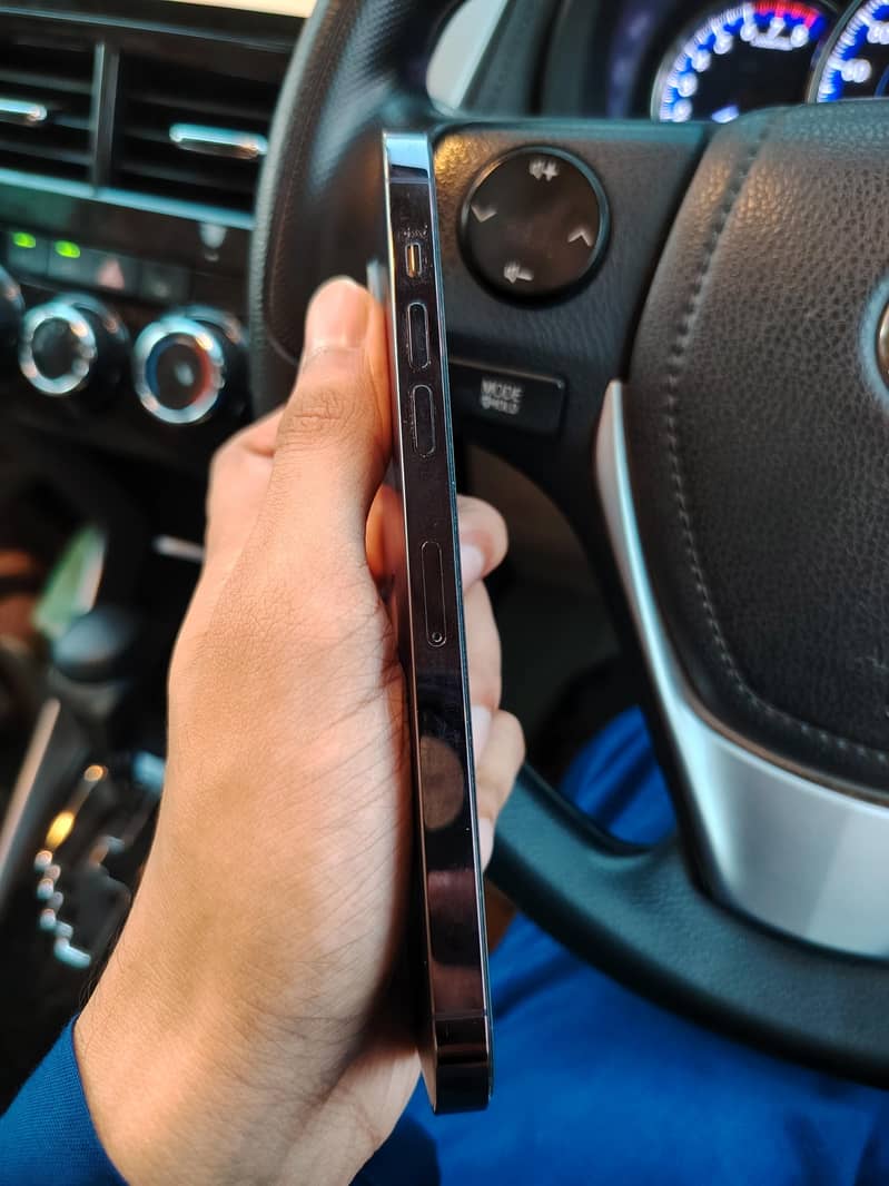 Apple iPhone 14 Pro Max 4