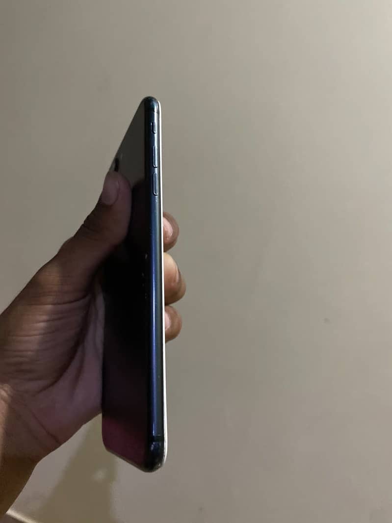Apple iPhone 7 Plus exchange 13 upper difference dogs 4