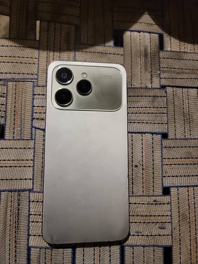 Tecno CAMON 40