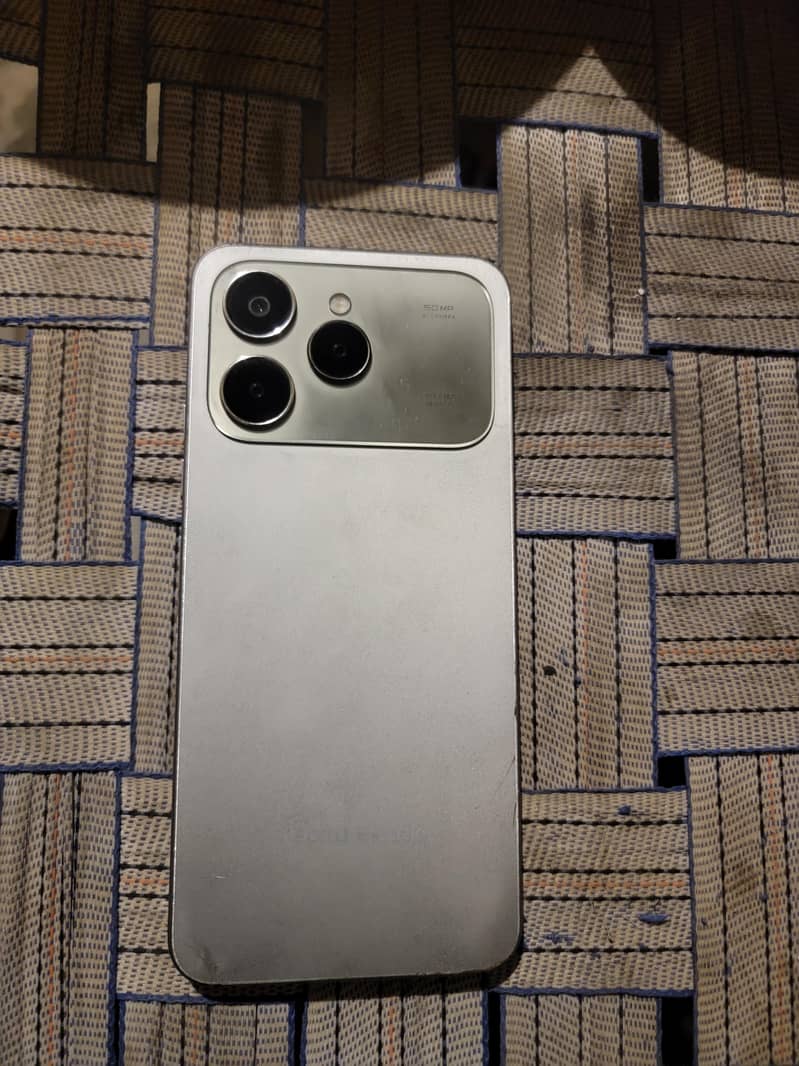Tecno CAMON 40 0