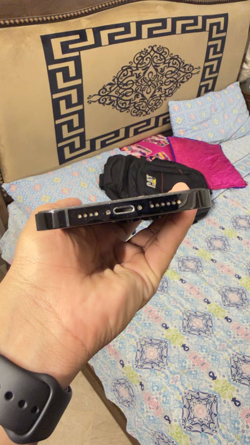 Apple iPhone 14 Pro Max 0