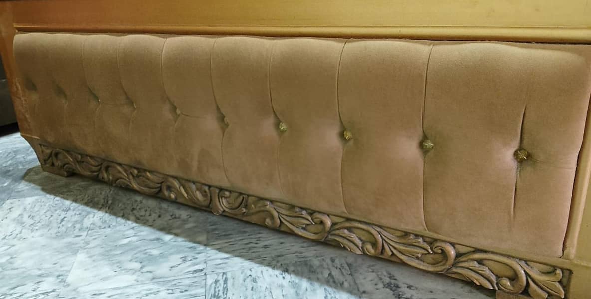 Bed, 2 Side Tables and Dressing 3