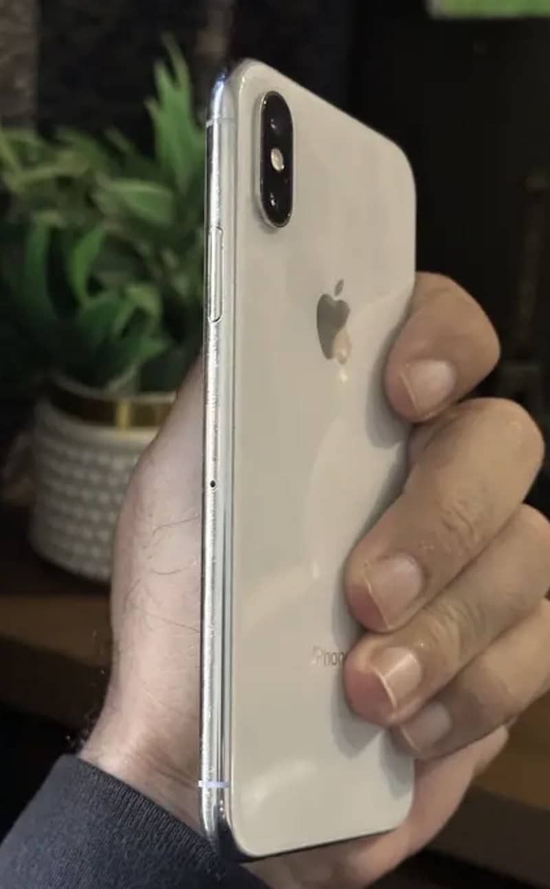 Apple iPhone XS 3
