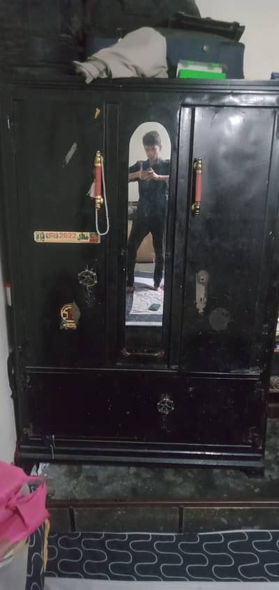 3 door wardrobe in lahore 10/7 condition