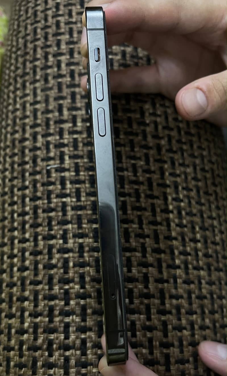 Apple iPhone 12 Pro 1