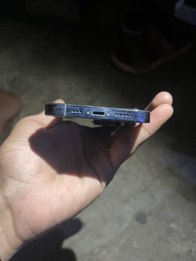 Apple iPhone 13 Pro 2