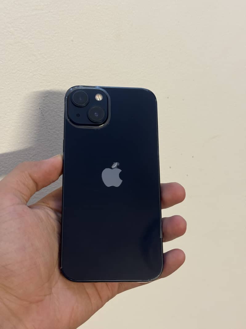 Apple iPhone 13 0