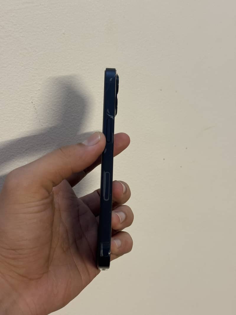 Apple iPhone 13 1