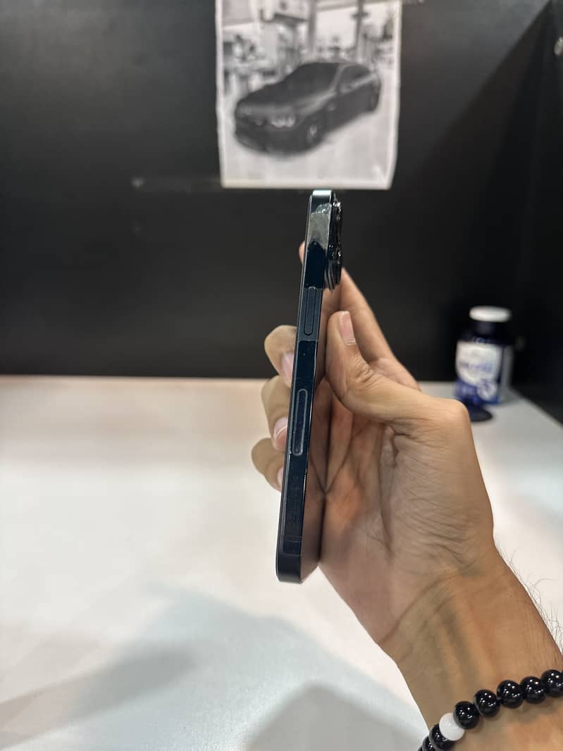 Apple iPhone 14 7