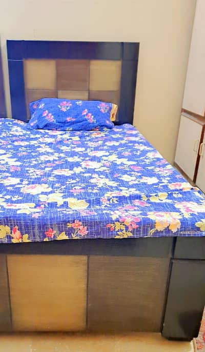 2 single bed with mattress