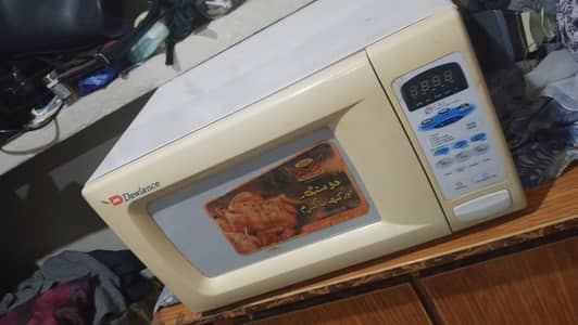 dawlance DW-131G microwave.