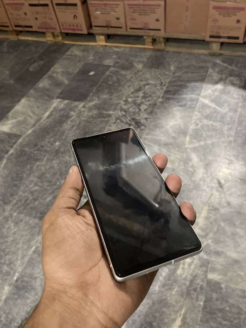 Google Pixel 7 4