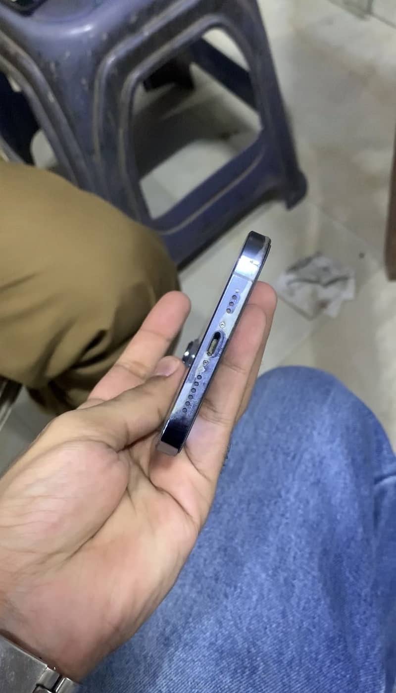 Apple iPhone 13 Pro Max 2