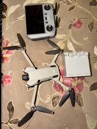 Dji mini 4 pro 9.5/10 fly more combo