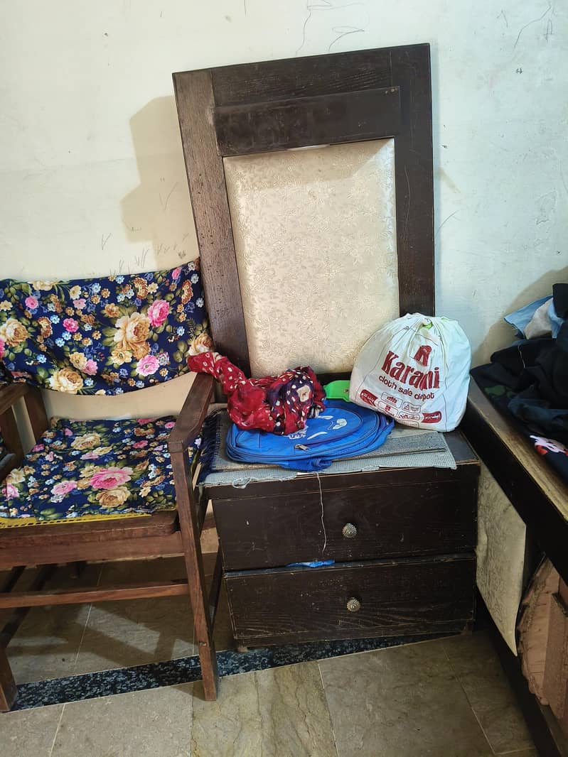 2 dressing table 4 said table 0