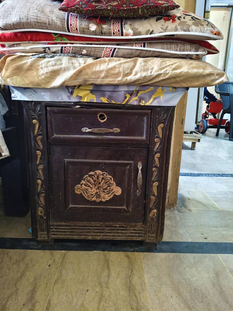2 dressing table 4 said table 3