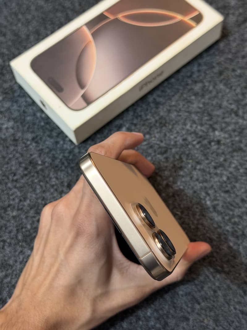 Apple iPhone 16 Pro Max 5