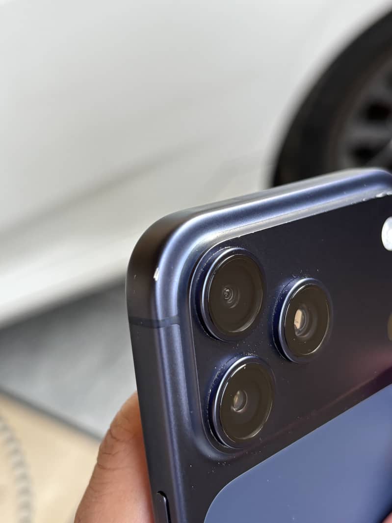 iPhone 17 Pro Max with box 2