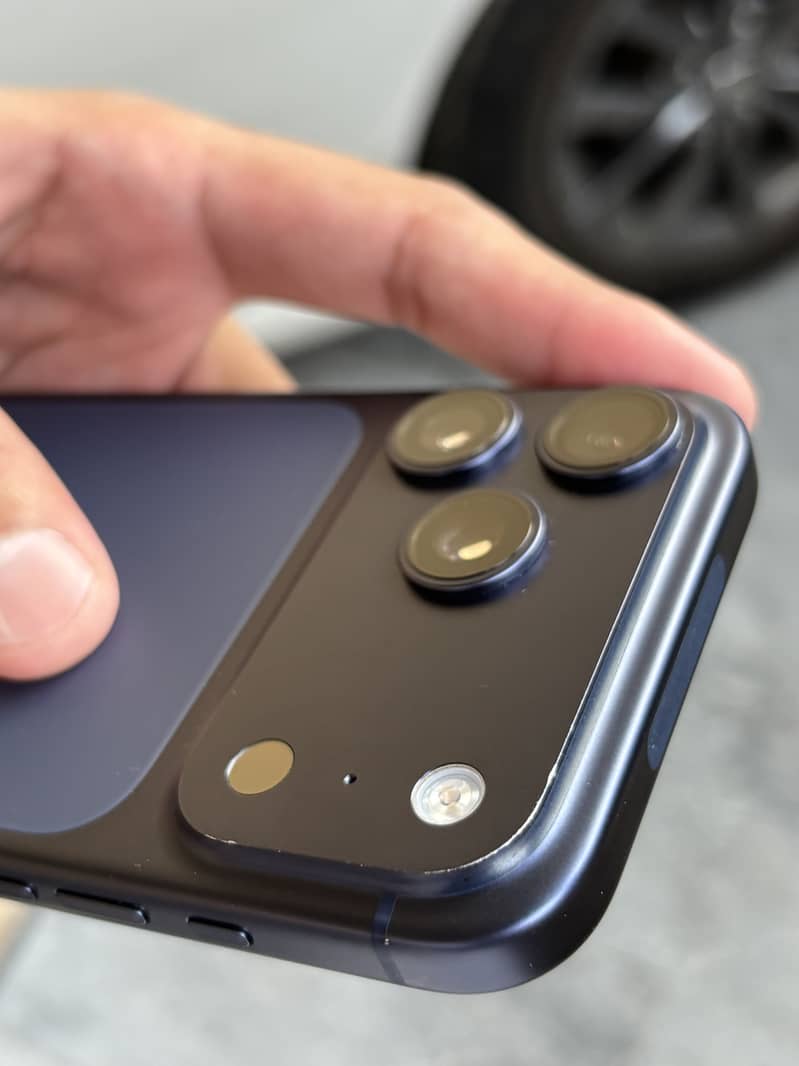 iPhone 17 Pro Max with box 3