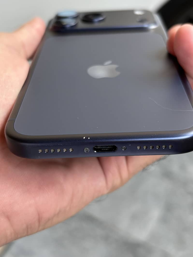 iPhone 17 Pro Max with box 5
