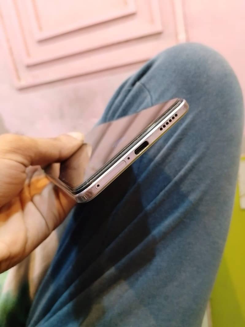 Vivo V21 3