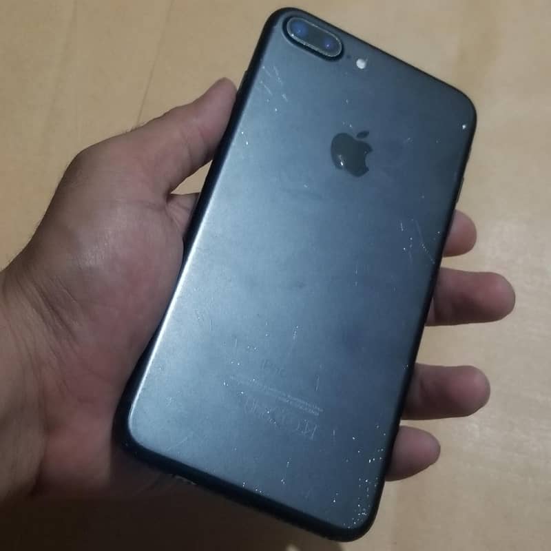 Apple iPhone 7 Plus 0