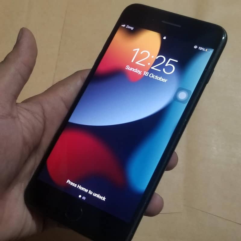 Apple iPhone 7 Plus 1