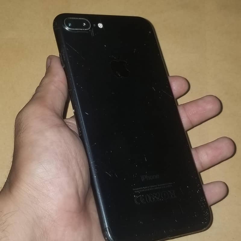 Apple iPhone 7 Plus 2