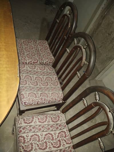 05 chairs
