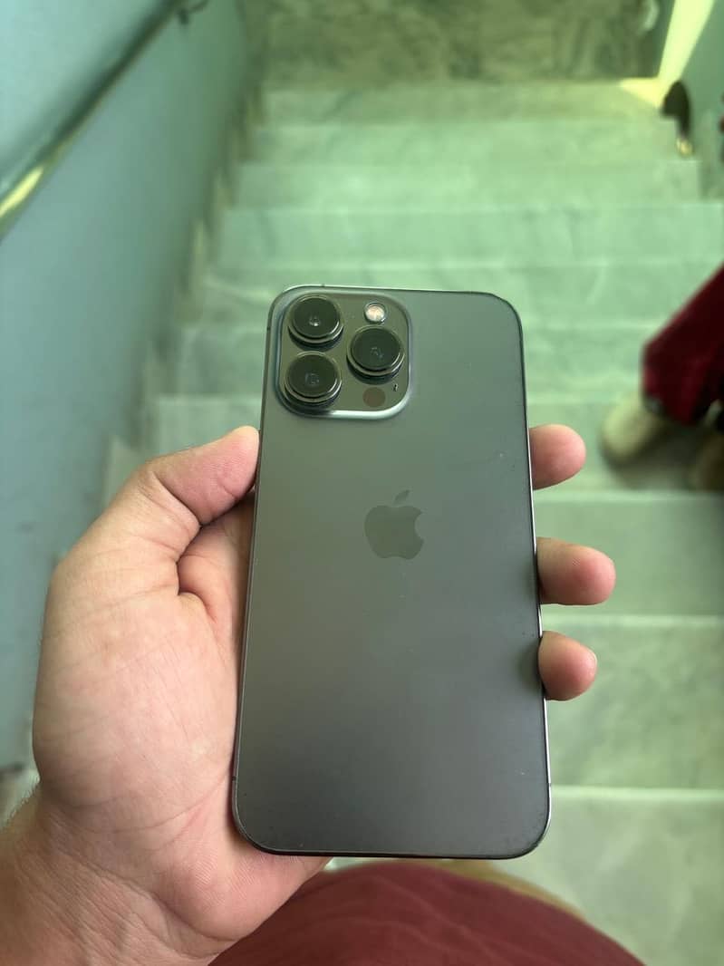Apple iPhone 13 Pro 4