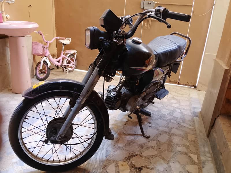 Honda CD70 0