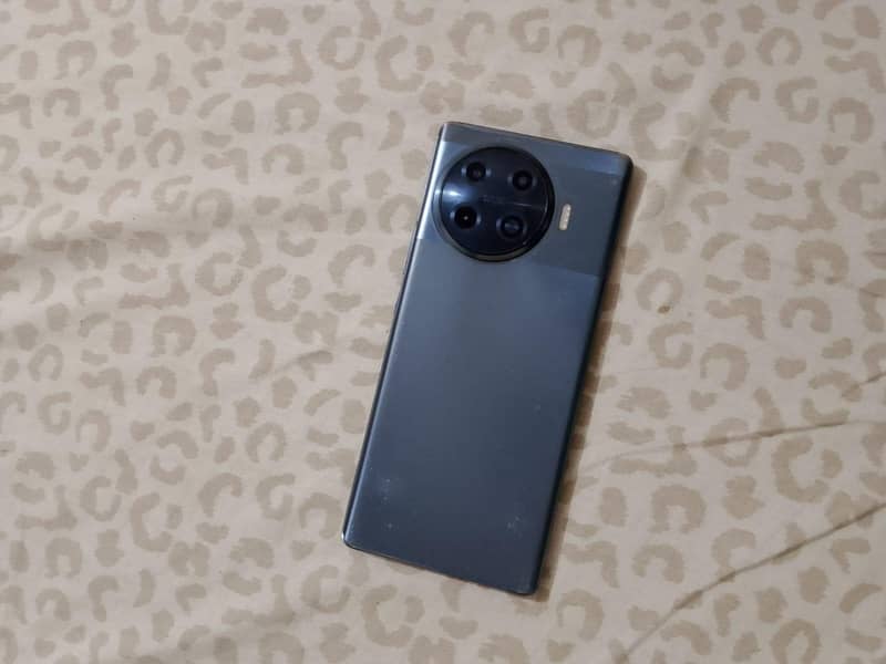 Tecno Spark 20 Pro Plus 3