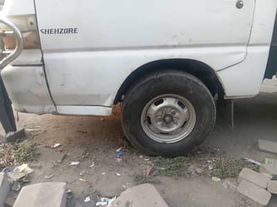 Suzuki APV 2001