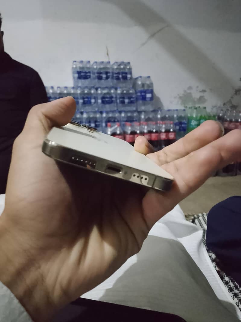 Apple iPhone 14 Pro Max 2