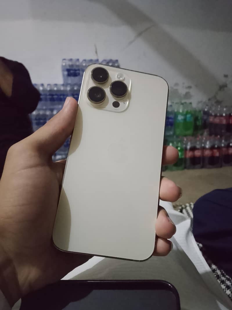 Apple iPhone 14 Pro Max 4