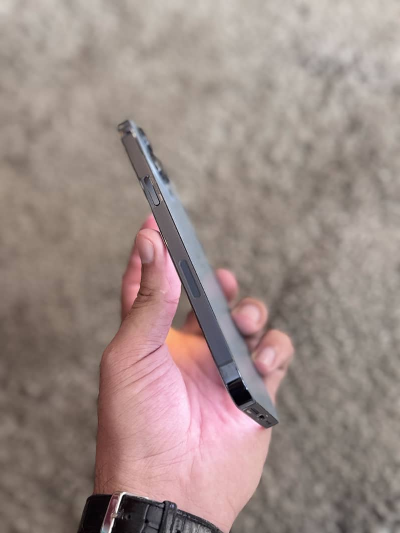Apple iPhone 13 Pro Max 5