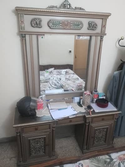 dressing table