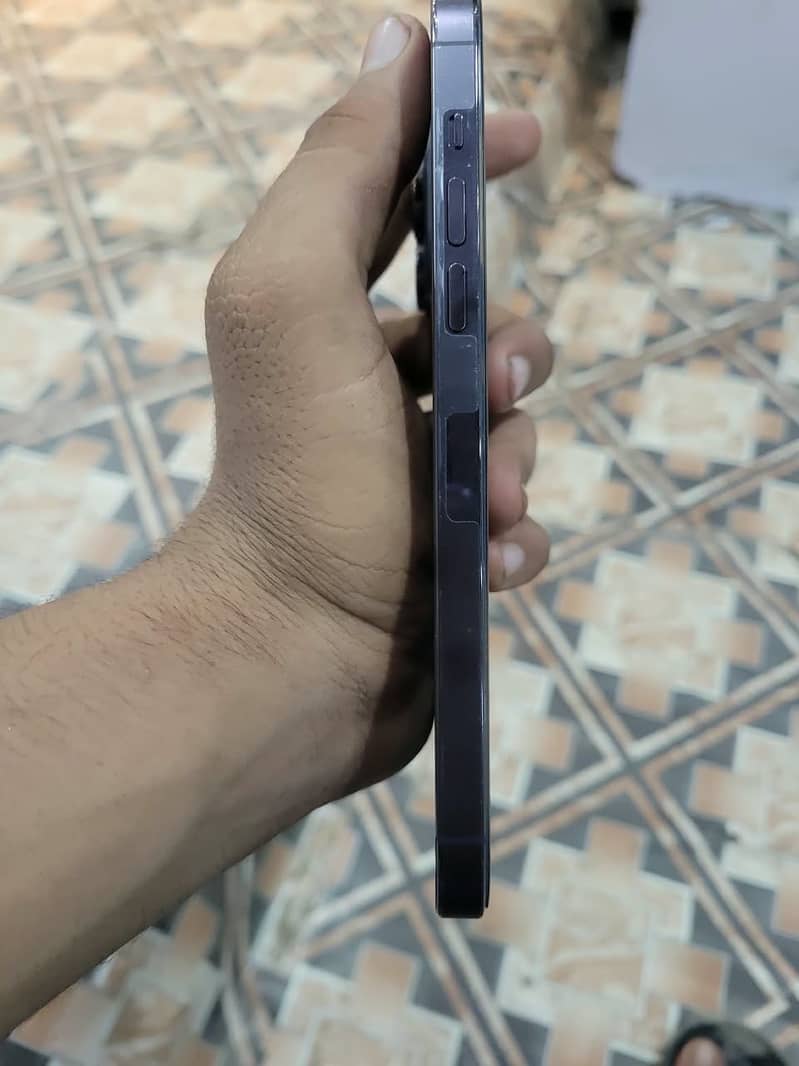 Apple iPhone 14 Pro Max 4