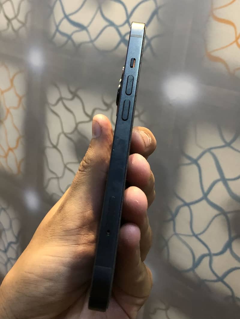 Apple iPhone 13 3