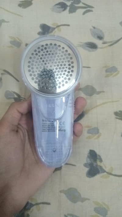 Electric lint remover for clothes