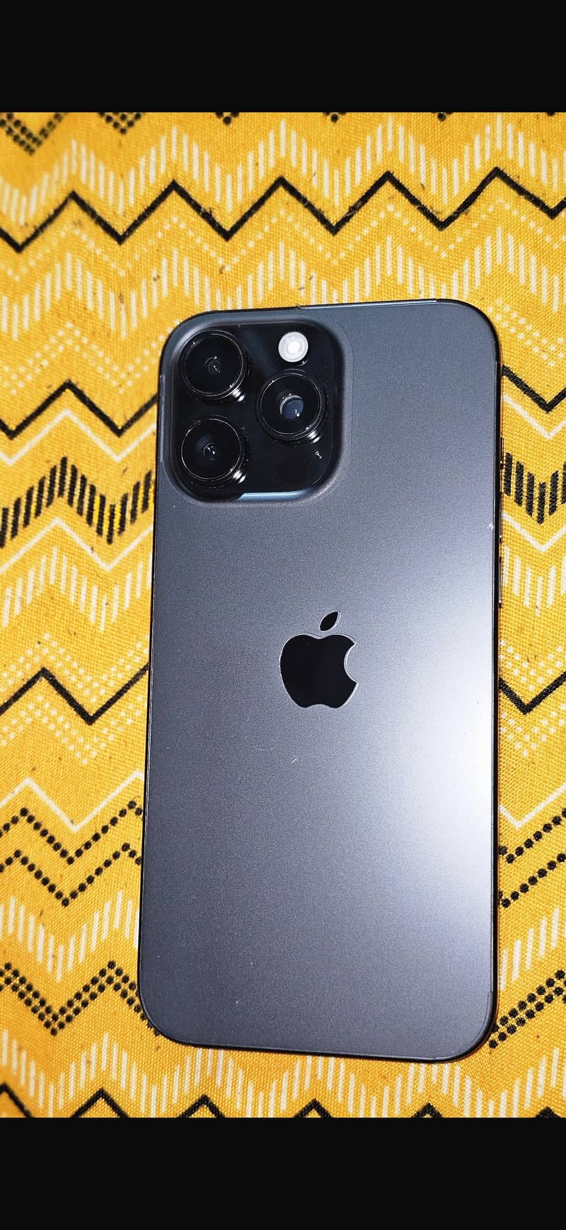 Apple iPhone 16 Pro Max 3