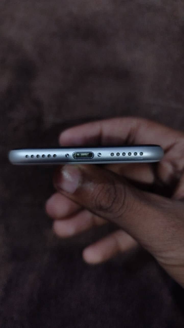 Apple iPhone SE 3