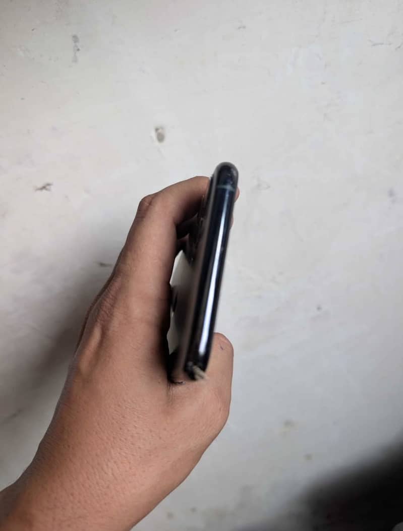 Apple iPhone 11 Pro Max 3