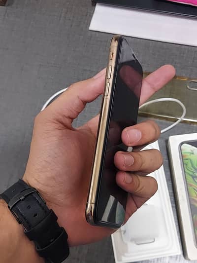 iPhone XS 256gb pta approved