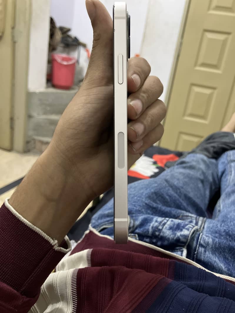 iPhone 12 3