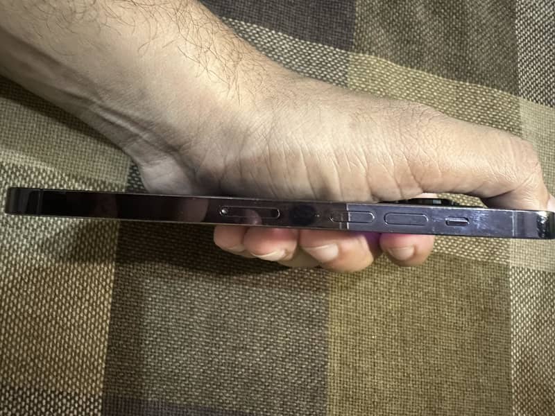 Apple iPhone 14 Pro Max 0