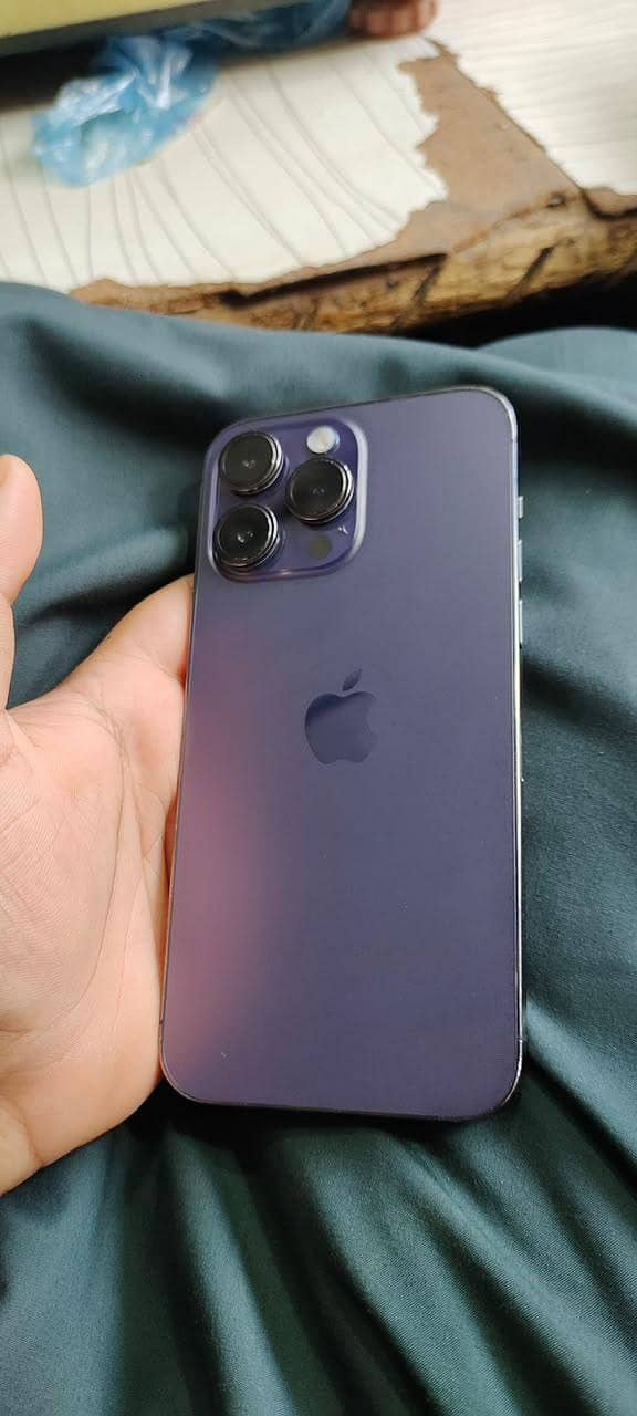 Apple iPhone 14 Pro Max 0