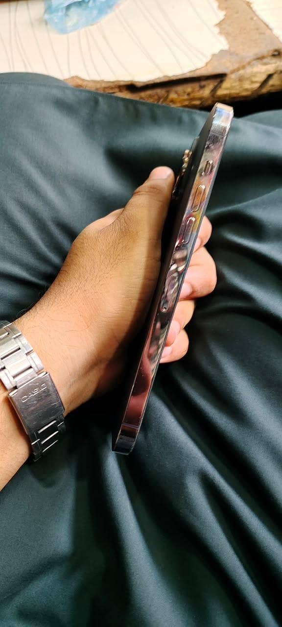 Apple iPhone 14 Pro Max 3