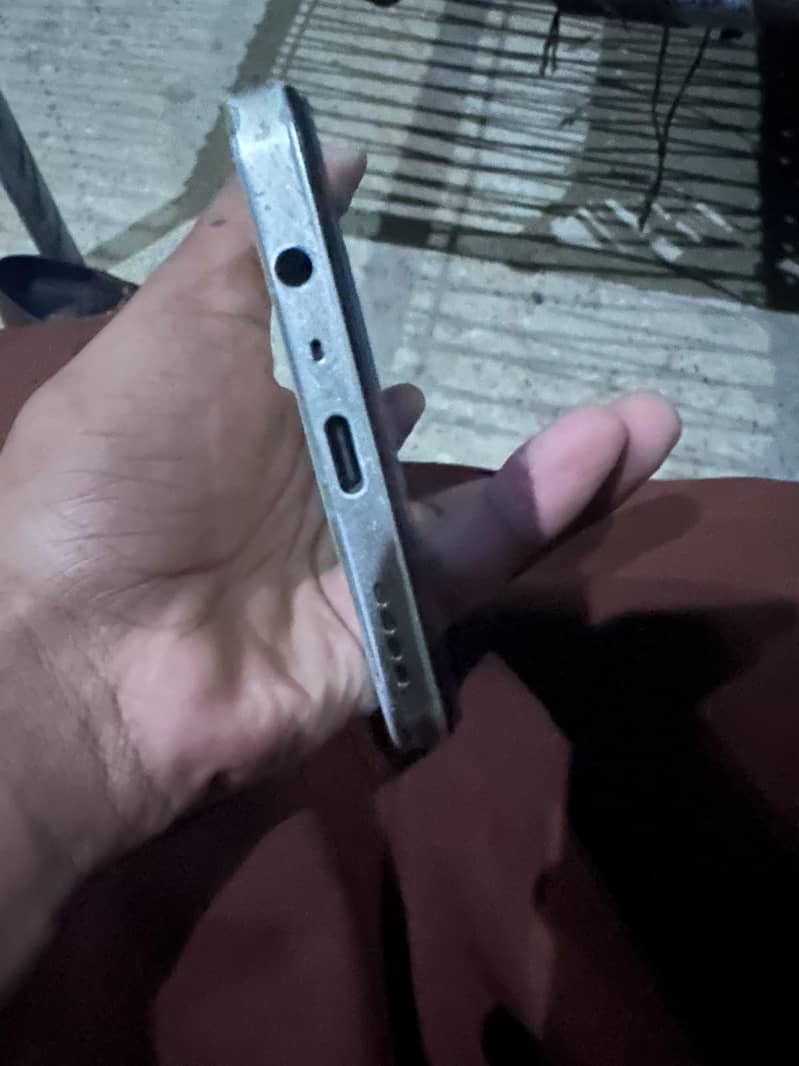 Realme C53 4